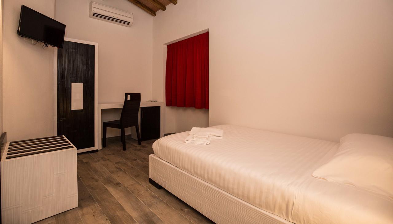 Hotel Villa Bartolini กาเลนซาโน ภายนอก รูปภาพ